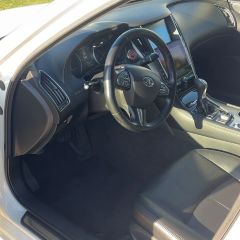 Darin Luong's photo 2 of 4: Infiniti interior, driver's side