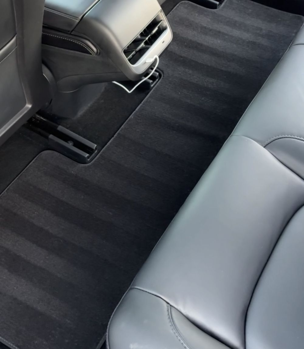 Rear carpet & seats, interior deep clean by Heavenly Details
